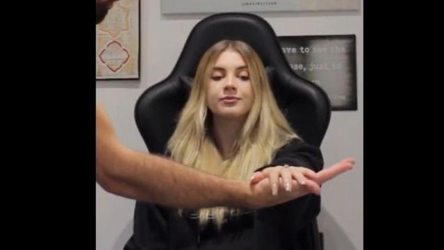 催眠美女修改性常识